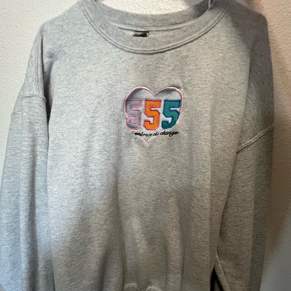 555 embrace the change multi color grey gildan crewneck unisex size large